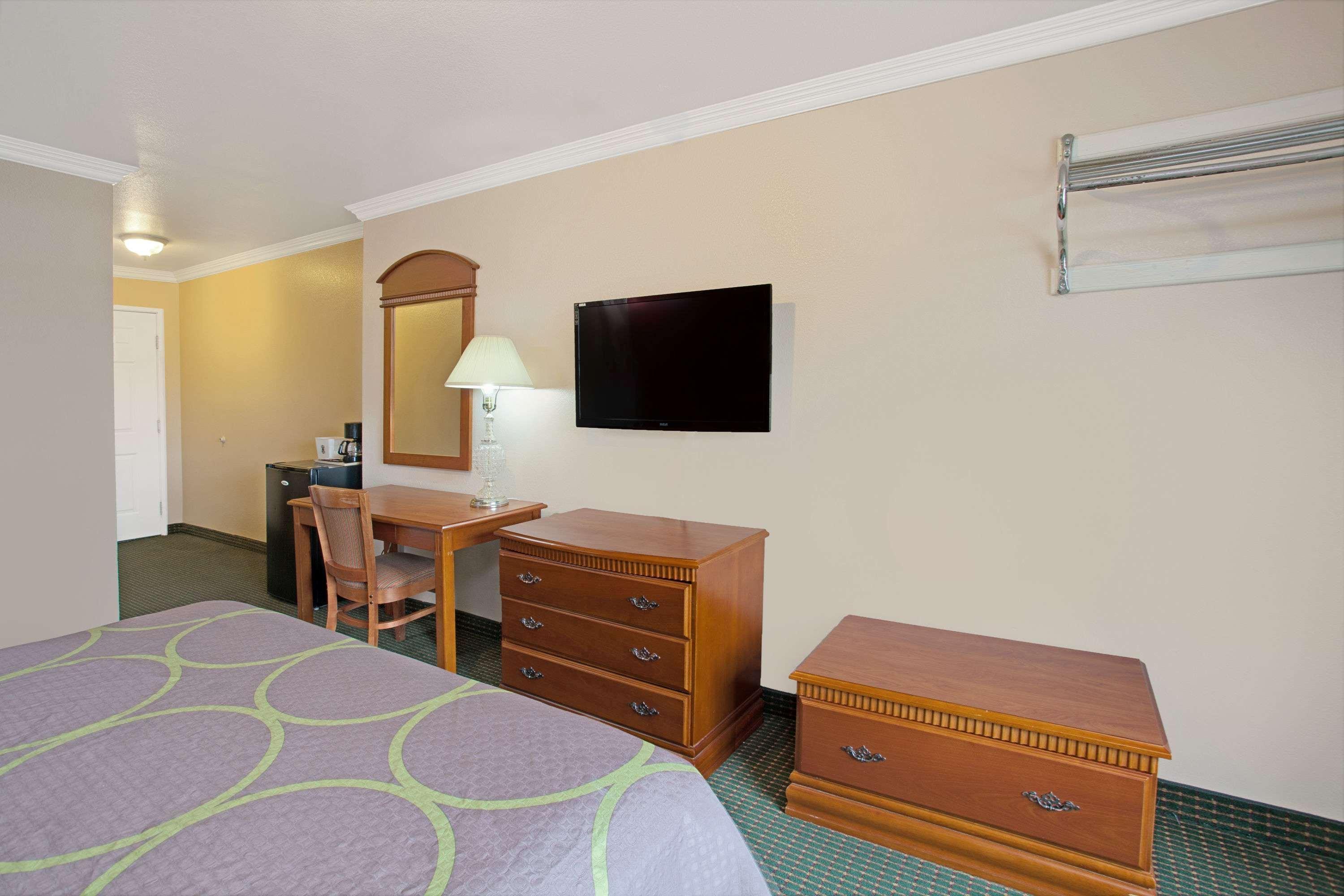 Super 8 By Wyndham Hollywood/la Area Motel Los Angeles