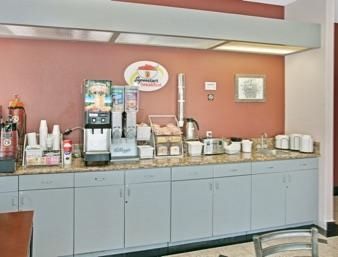Super 8 By Wyndham Hollywood/la Area Motel