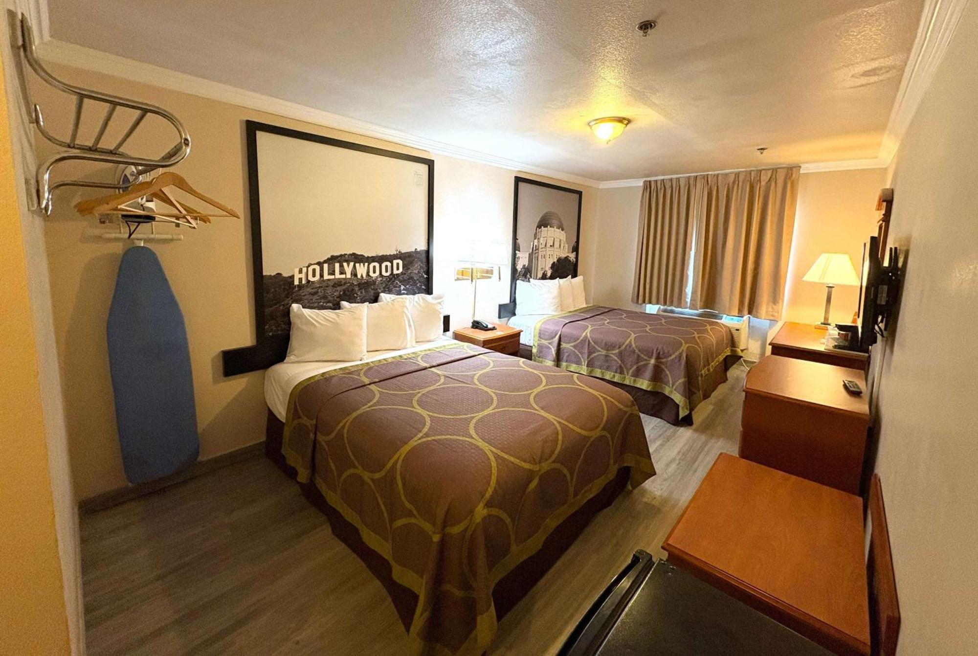 Super 8 By Wyndham Hollywood/la Area Motel Los Angeles